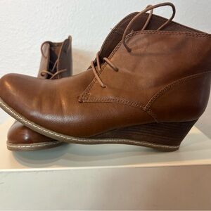 Pesaro Tan Leather Ankle Booties